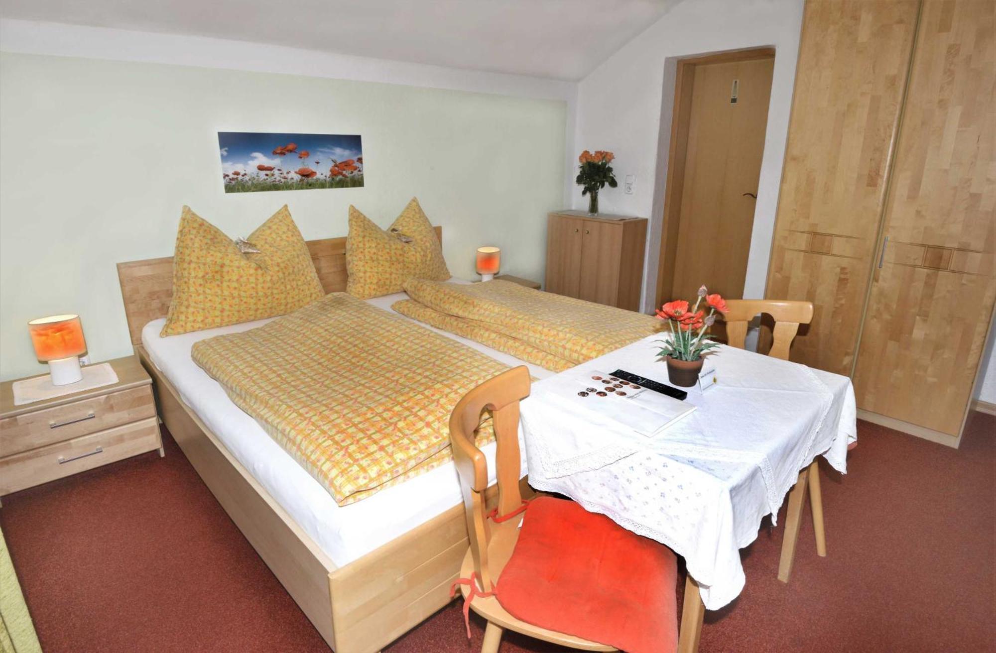 Gaestehaus Sonnenheim Thaur Exterior photo