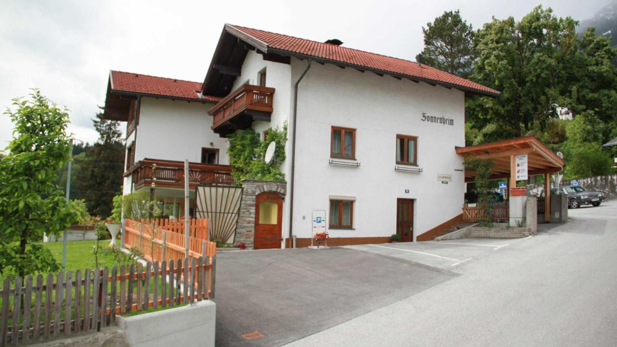 Gaestehaus Sonnenheim Thaur Exterior photo
