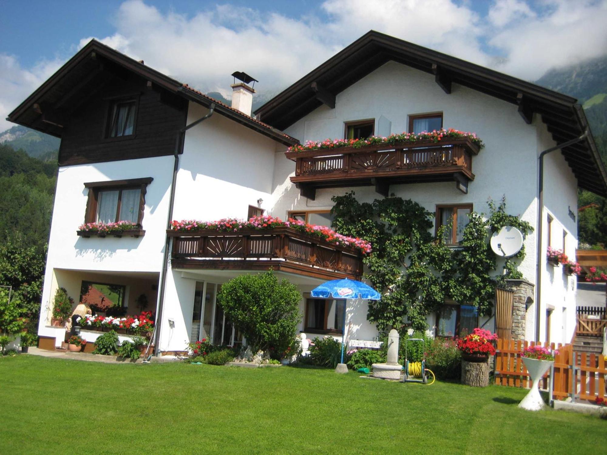 Gaestehaus Sonnenheim Thaur Exterior photo